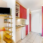 Appartamento Le Village - E1 214 By Interhome Saint-Raphaël