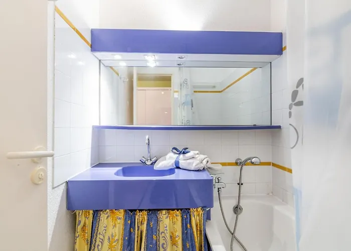 Appartement Le Village - E1 214 By Interhome